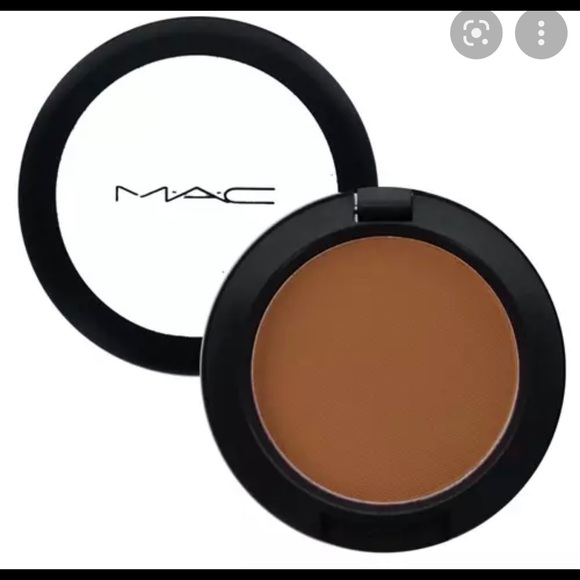 MAC blush in Blunt BRAND NEW IN BOX but box and plastic scratched item NEW - Picture 4 of 4